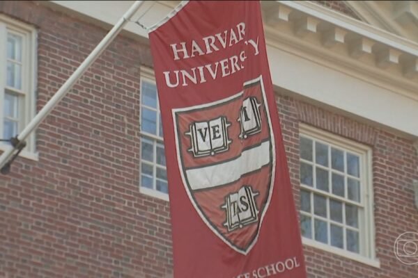 É #FAKE que carta do governo Trump a Harvard tinha erros de ortografia