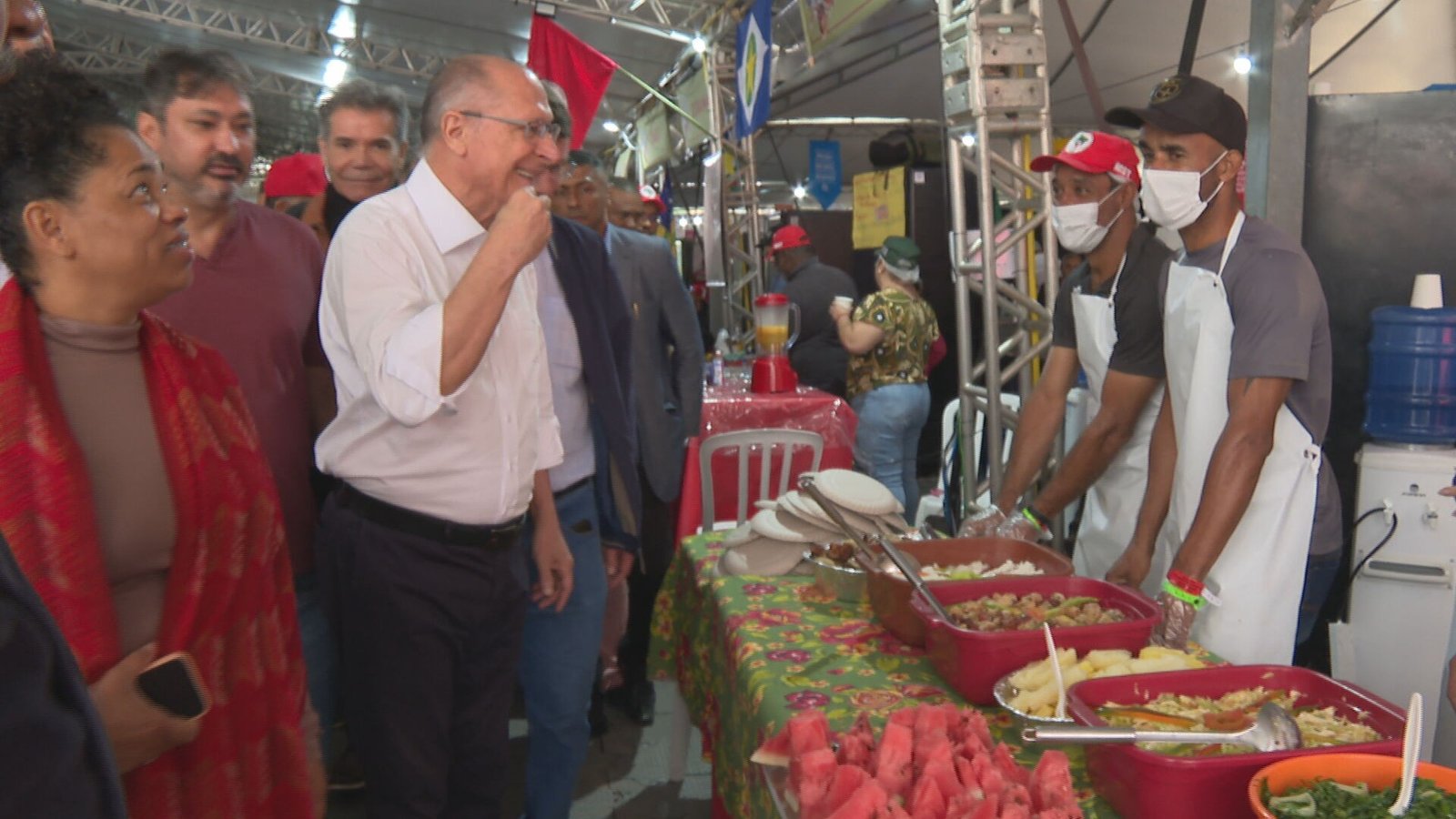 ‘Torcemos para que dê certo essa conversa’ entre EUA e China, diz Alckmin durante evento em SP