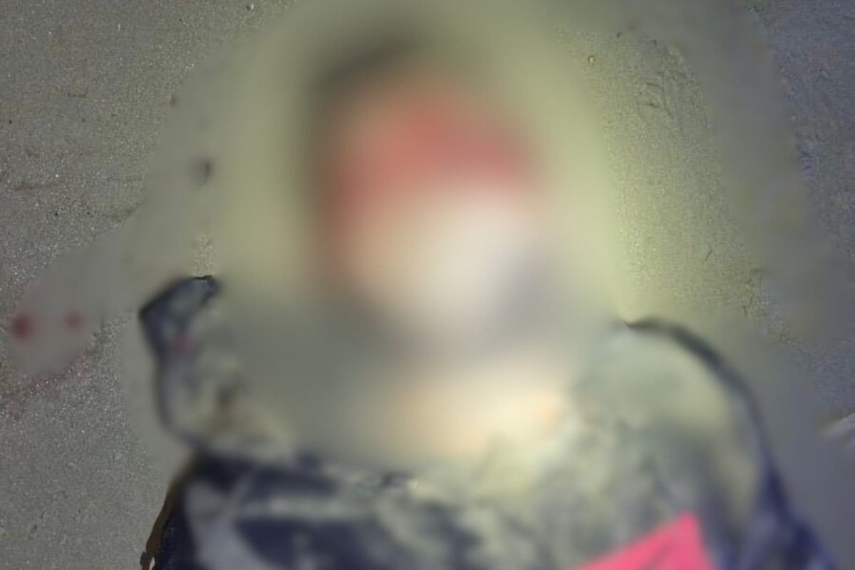 Homem é encontrado morto com sangramento na região dos olhos em praia do litoral de SP