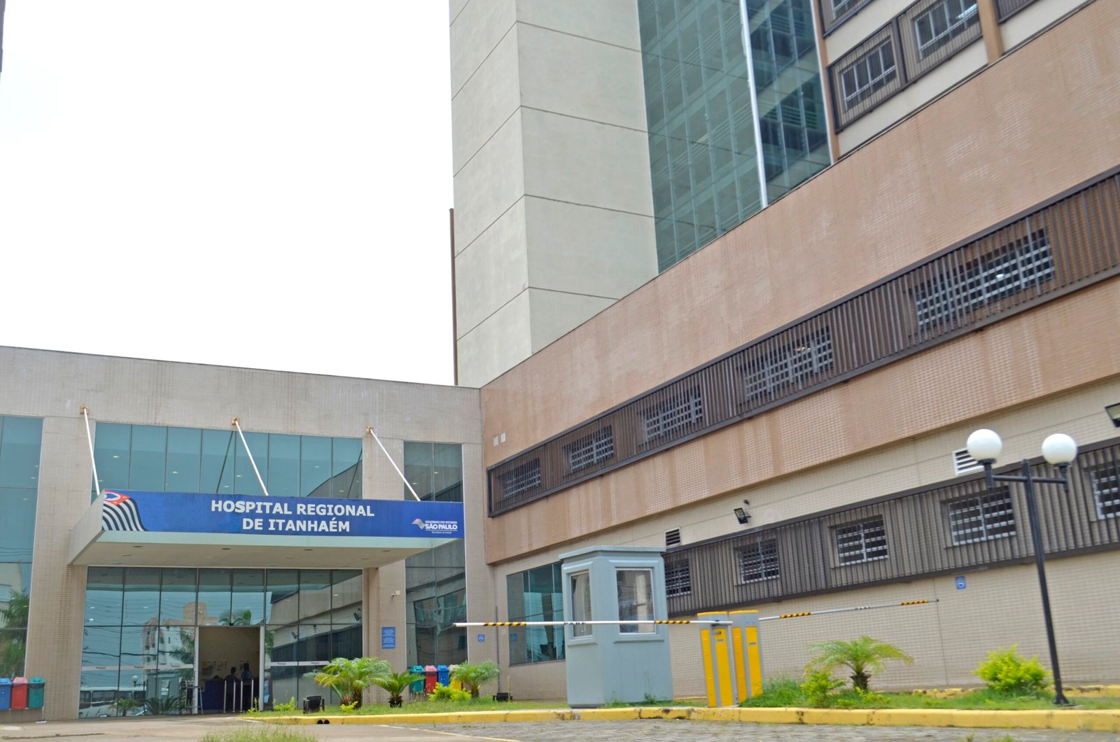 Hospital em Itanhaém, SP, abre processo seletivo com salários de até R$ 5,5 mil