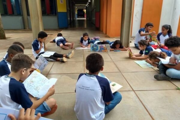 Projeto cria política contra violência nas escolas