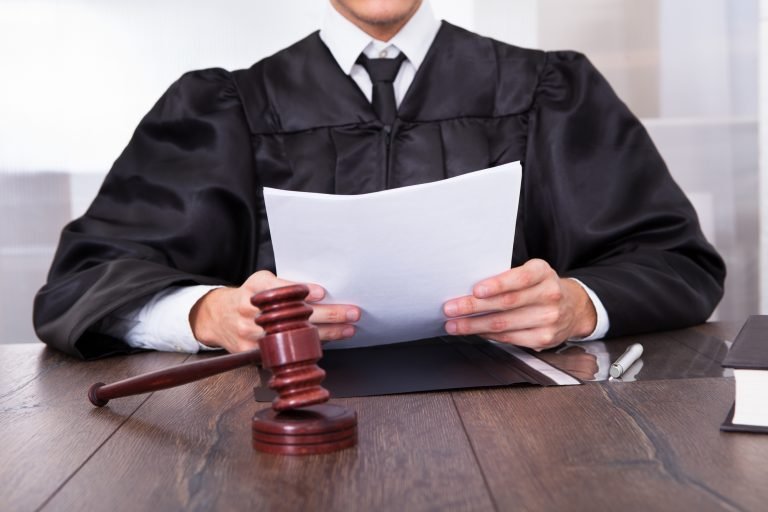 Lei prevê pena maior para homicídio ou lesão contra juiz, defensor público, promotor e oficial de Justiça