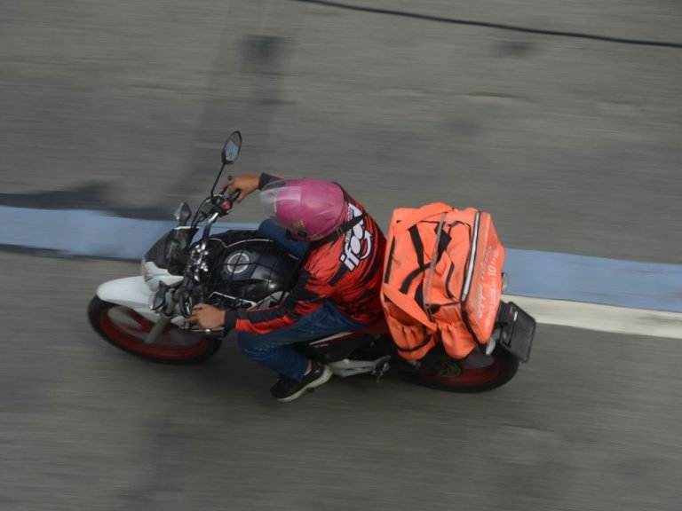 Motta cria comissão especial para debater regulamentação do trabalho em aplicativos