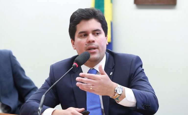 Comissão debate políticas públicas com ministro do Esporte