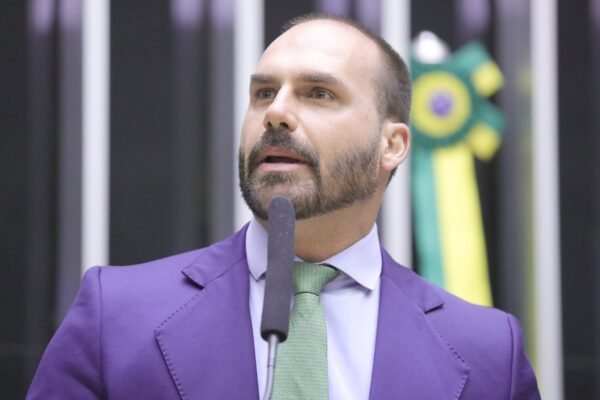 Tarcísio lidera pesquisa eleitoral para o governo de São Paulo