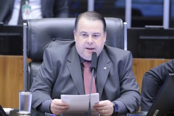 Comissão aprova projeto que determina identificação obrigatória de remetente de encomendas