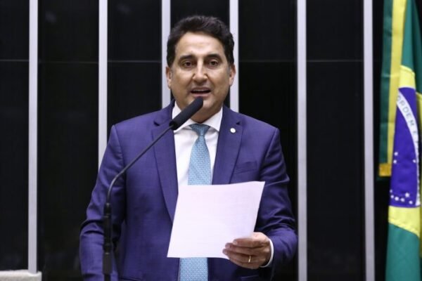 Comissão aprova projeto que proíbe uso de recursos públicos para monitorar manifestações em redes sociais Comissão aprova projeto que proíbe uso de recursos públicos para monitorar manifestações em redes sociais