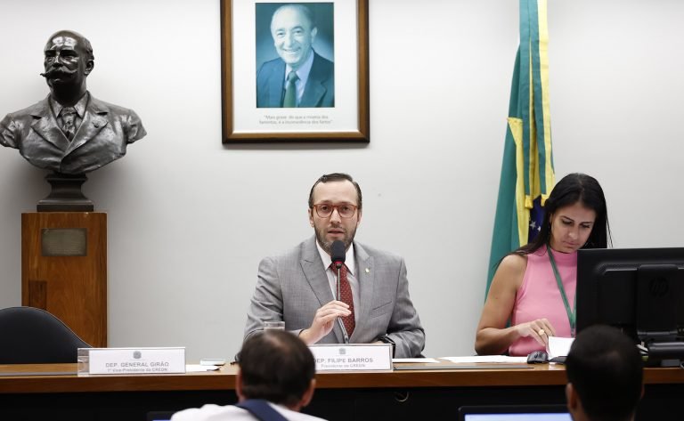 Comissão promove debate sobre fundos militares de defesa