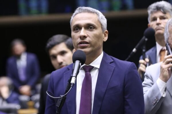 Comissão aprova competência do Legislativo para decidir sobre bloqueio de perfis de parlamentares em redes sociais