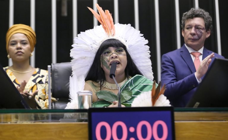 Comissão debate violência contra as meninas