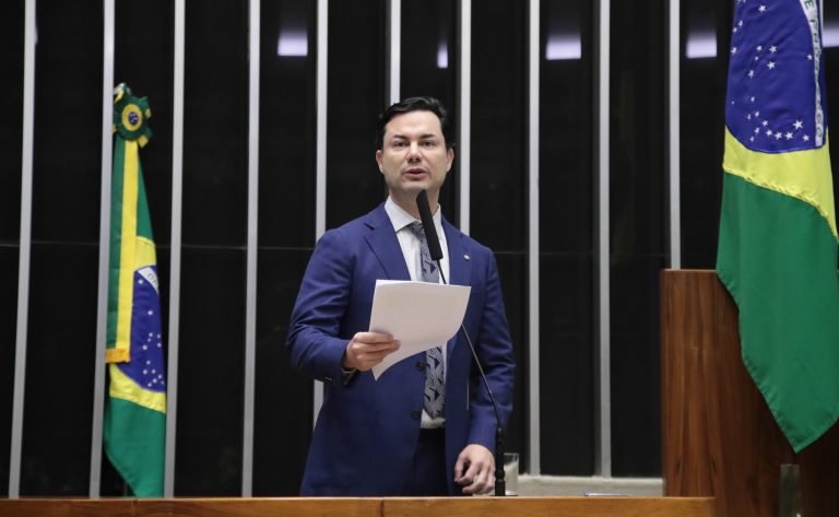 Projeto assegura direitos de pacientes com hiperplasia adrenal congênita no SUS