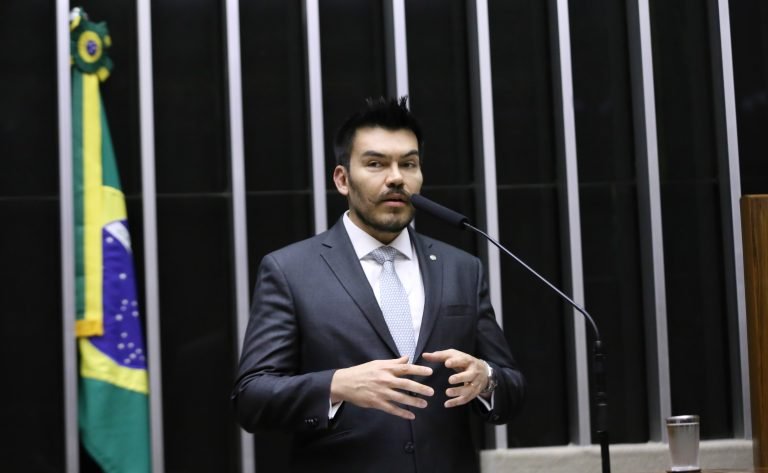 Comissão aprova direito de crianças e adolescentes visitarem parentes e amigos internados