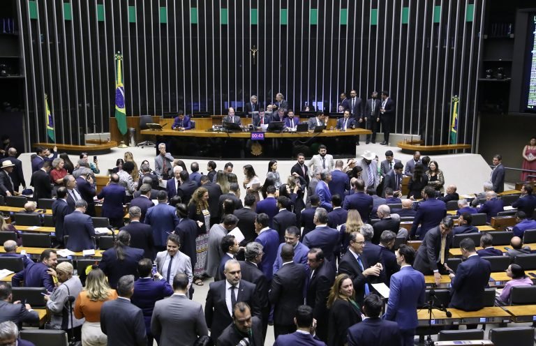 Plenário pode votar proposta de alteração no número de deputados federais