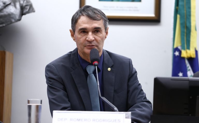 Projeto obriga operadoras de planos de saúde a disponibilizarem os contratos em plataformas e aplicativos