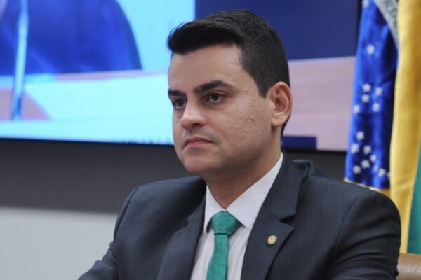 Projeto reinclui 19 parques nacionais em programa de desestatização Projeto reinclui 19 parques nacionais em programa de desestatização