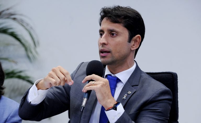Comissão aprova projeto que proíbe condomínios de multar pessoas com deficiência por perturbação de sossego