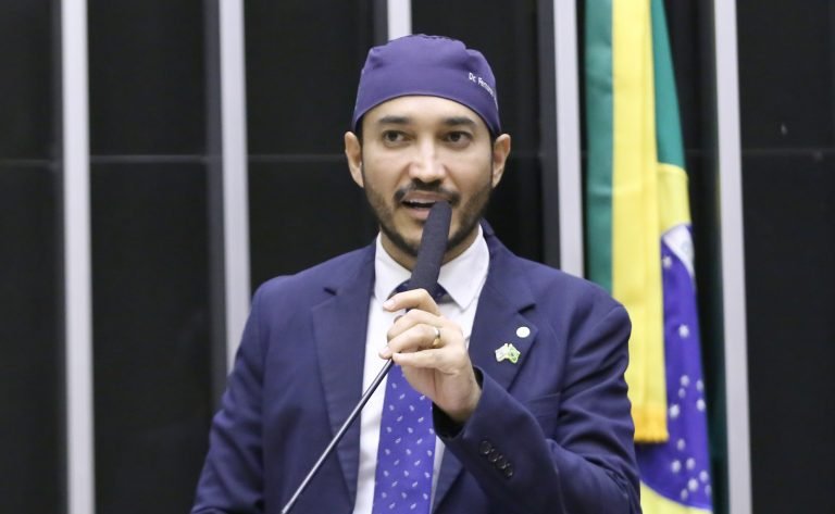 Projeto prioriza vagas em escolas para pessoas com deficiência