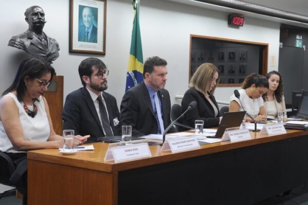 Ministério da Educação pede cautela na definição da meta de ensino integral no PNE