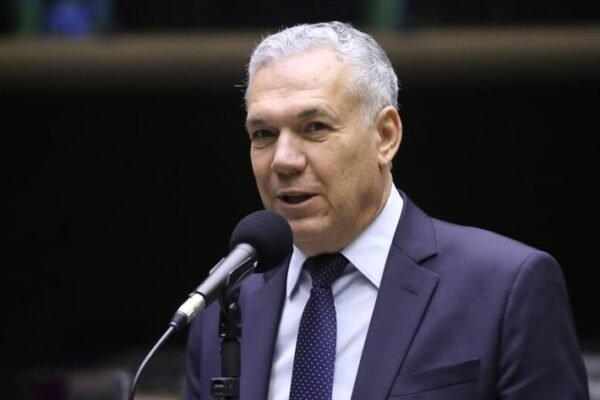 Câmara aprova criação de política nacional para estimular permanência de jovens no campo Câmara aprova criação de política nacional para estimular permanência de jovens no campo