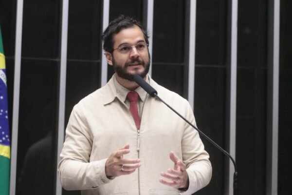 Câmara aprova projeto que cria a Lei do Mar; acompanhe Câmara aprova projeto que cria a Lei do Mar; acompanhe