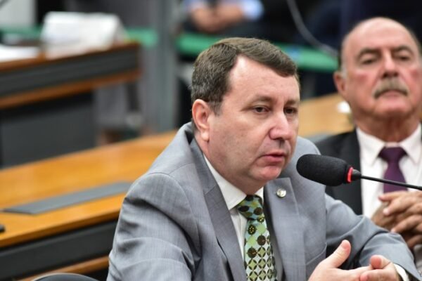 Projeto aprovado em comissão libera igrejas e partidos de regras de tratamento de dados pessoais da LGPD Projeto aprovado em comissão libera igrejas e partidos de regras de tratamento de dados pessoais da LGPD