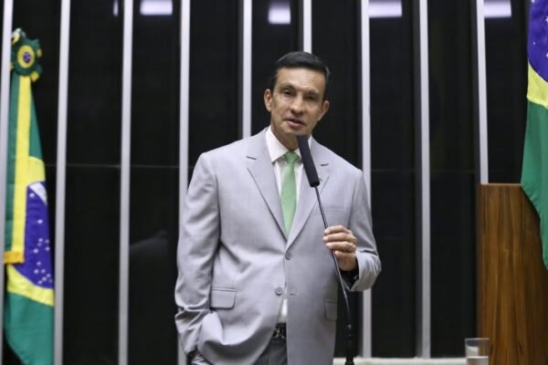 Comissão aprova novas regras para licitações e contratos na Amazônia Legal Comissão aprova novas regras para licitações e contratos na Amazônia Legal
