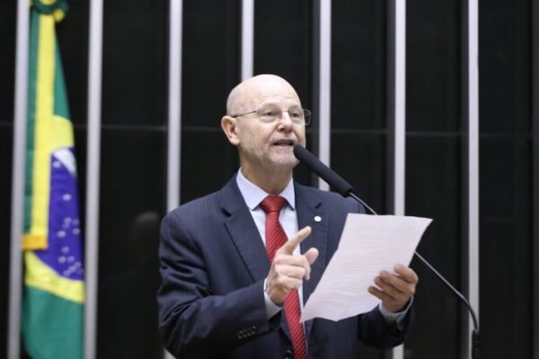 Câmara aprova MP com socorro ao RS após chuvas; texto vai ao Senado