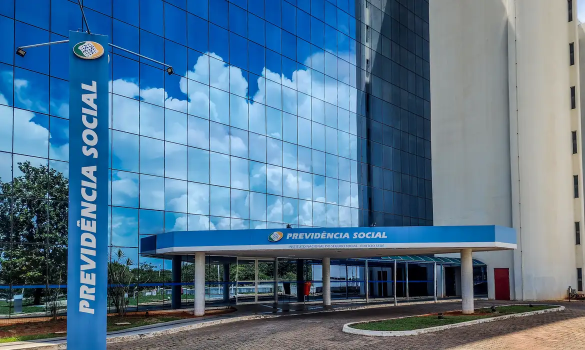 Fraude no INSS: agente da Polícia Federal foi flagrado com US$ 200 mil em operação