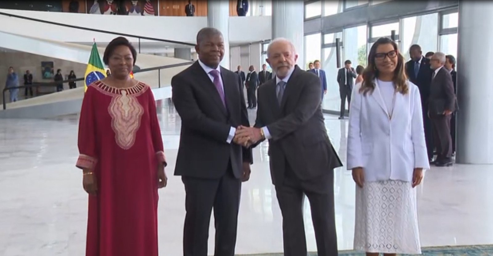Lula recebe presidente de Angola no Palácio do Planalto