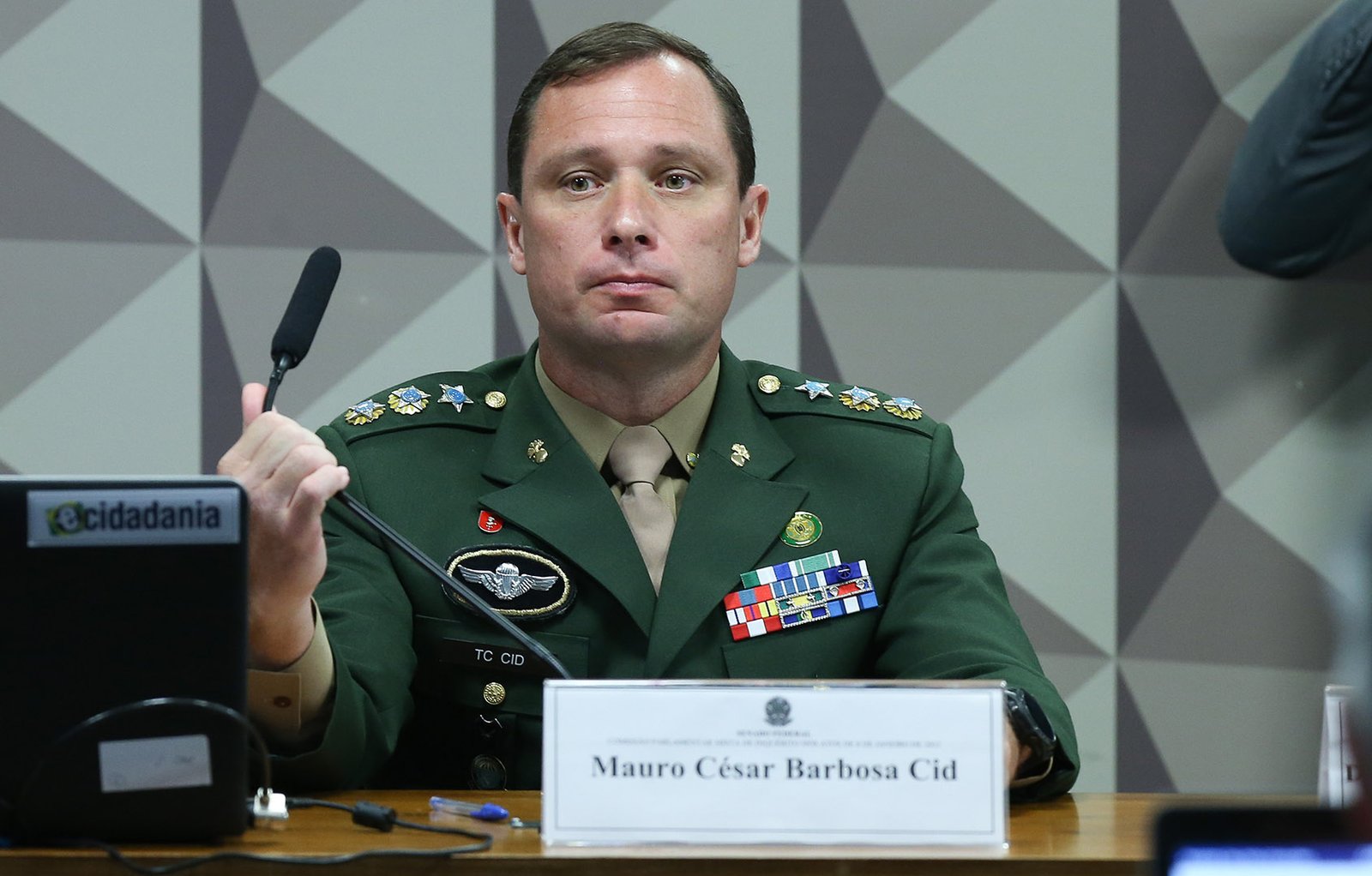 Capitão do Exército diz que imprensa lançou ‘plano exótico’ sobre suposto golpe