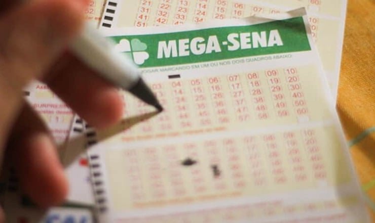 Mega-Sena acumula e deve pagar prêmio de R$ 100 milhões