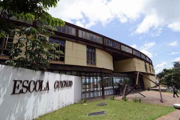 Governo Zema propõe repassar imóveis à União para reduzir dívidas de Minas Gerais