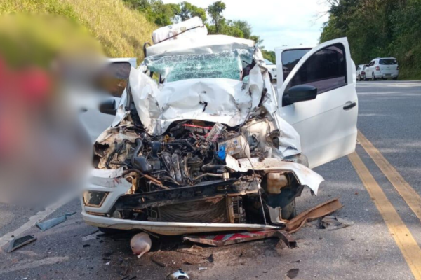 Vítimas de grave acidente na SP-250 em Guapiara seguem internadas na UTI; uma pessoa morreu