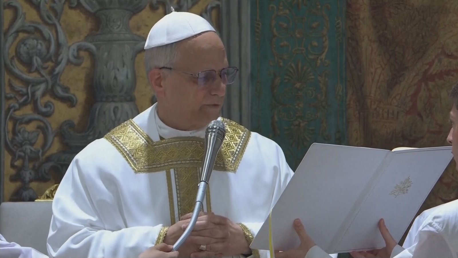 Papa Leão XIV diz que espera trazer luz às ‘noites escuras deste mundo’ em homilia de 1ª missa