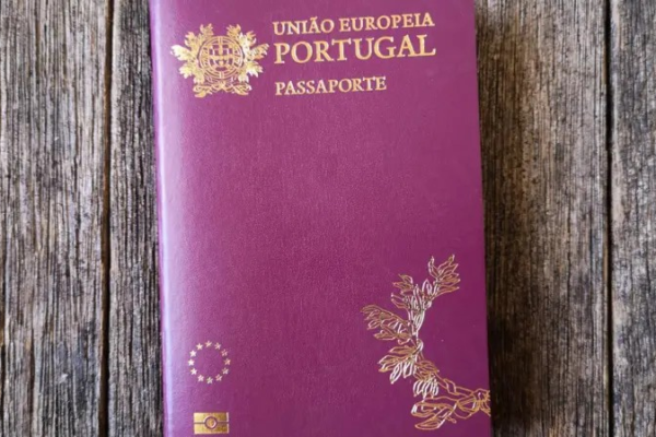 Como Itália, Reino Unido e Portugal estão restringindo nacionalidade, cidadania e imigração