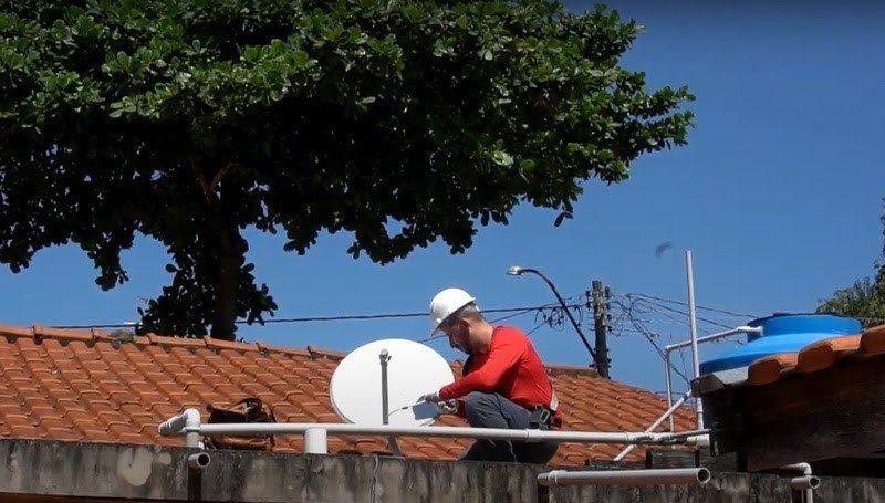 Mais de 7 mil famílias da Baixada Santista têm direito ao kit gratuito da nova parabólica digital; veja como pedir