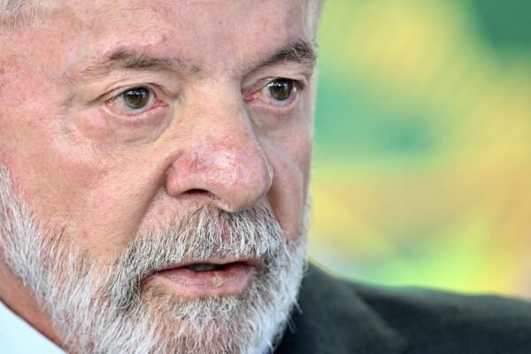 ‘The Economist’ diz que Lula perdeu influência no exterior e está cada vez menos popular no Brasil