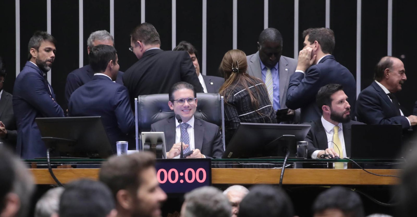 Veja quais Estados ganham novos deputados