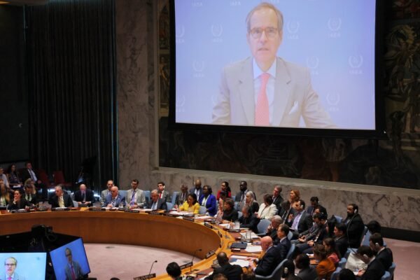 Ataque a usina iraniana pode causar desastre nuclear, diz AIEA