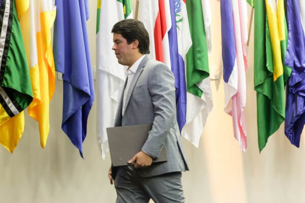 Ministério do Esporte cria ‘pedágio’ para liberar emendas parlamentares