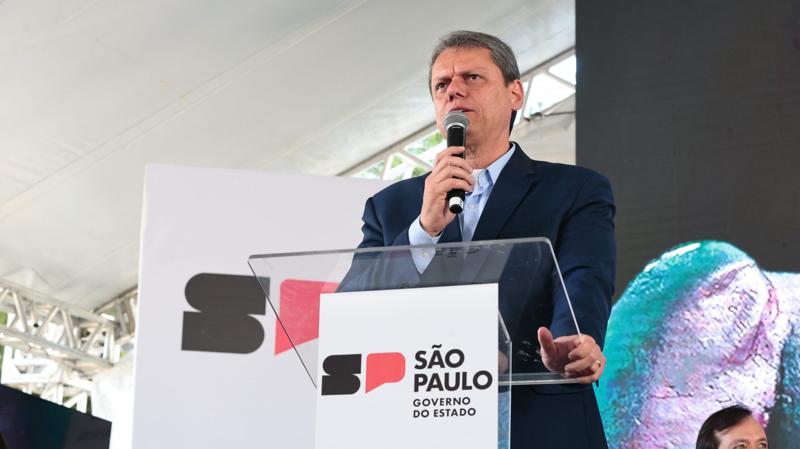 Tarcísio detalha terceira pista da Imigrantes, túnel Santos-Guarujá e obras bilionárias na Baixada Santista
