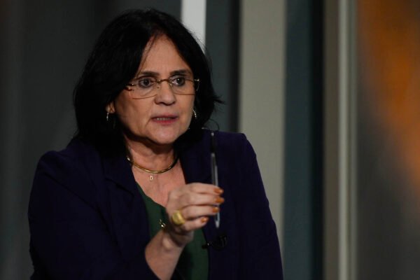 Damares manda recado a advogados aliados de Lula: ‘Vocês não são o Quarto Poder’