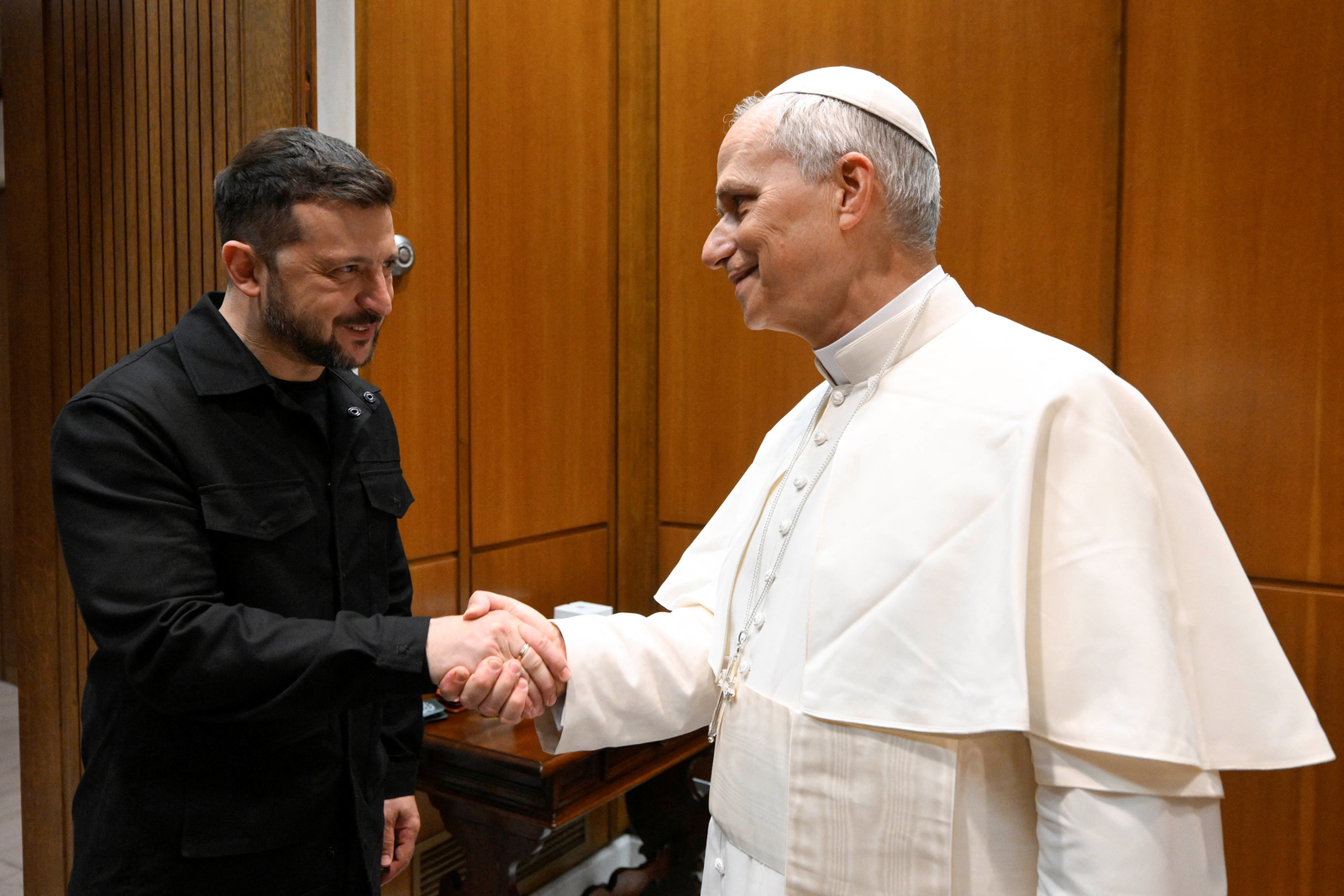 Papa Leão XIV conversa com Putin pela primeira vez e pede passo em direção à paz na guerra com a Ucrânia