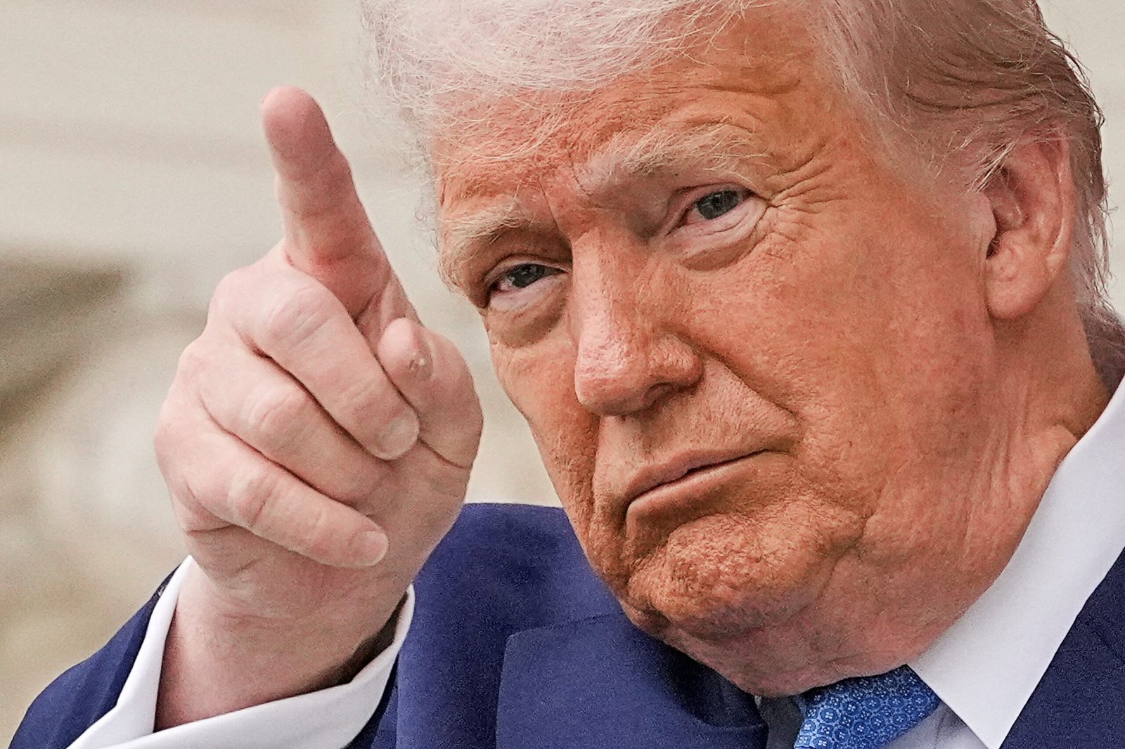Trump publica ordem que proíbe Harvard de admitir estudantes estrangeiros