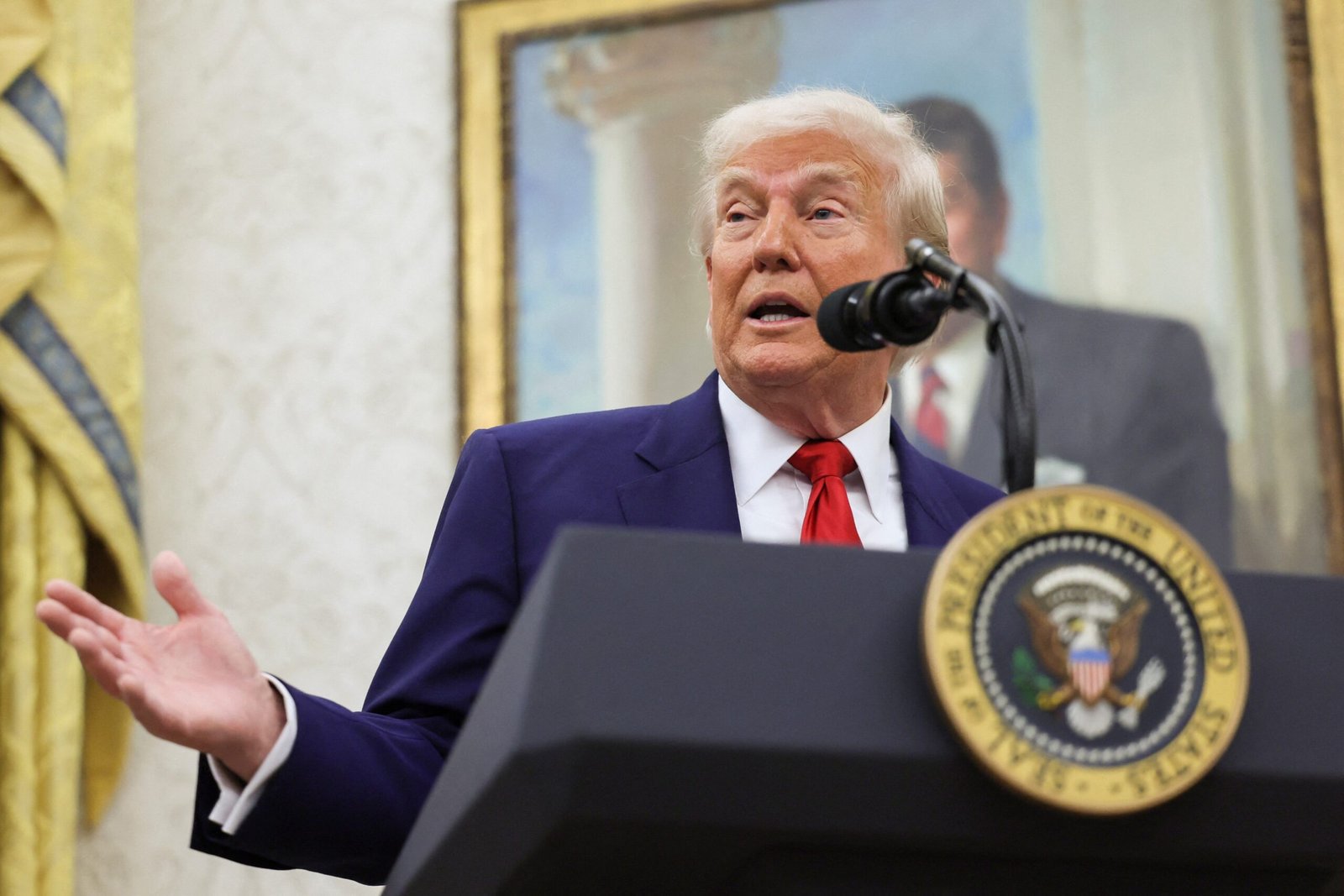 Tarifaço de Trump: a dias do fim da trégua, EUA só firmaram dois acordos comerciais; Brasil não é um deles