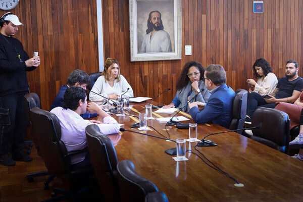 Atual cenário do sistema educacional da capital é debatido pela Comissão de Educação da Câmara