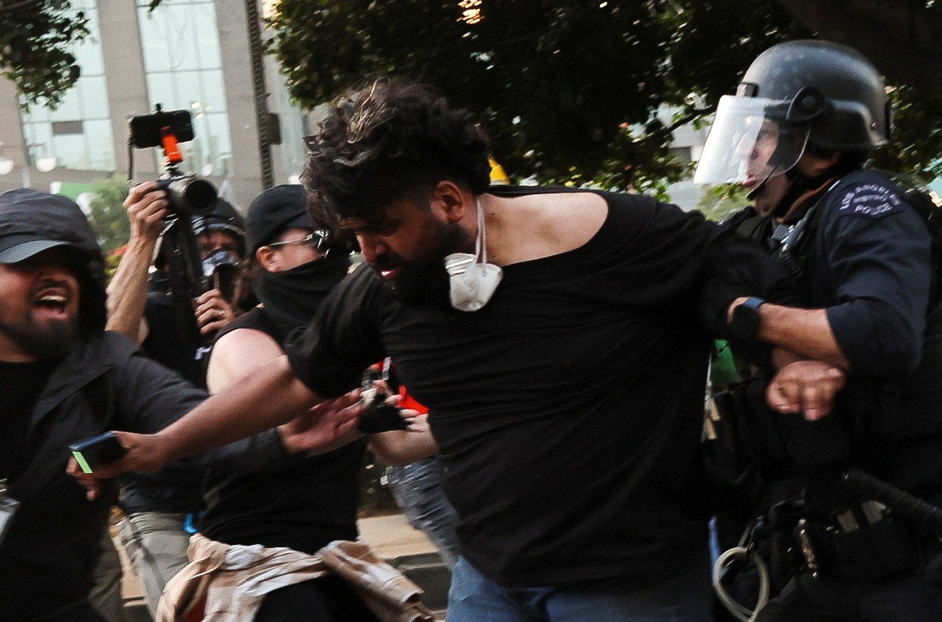 Trump mantém temporariamente controle da Guarda Nacional contra protestos na Califórnia