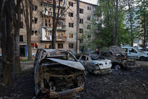 Ataque da Rússia na Ucrânia deixa dois mortos e 57 feridos, diz prefeito
