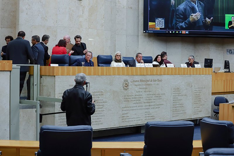 Projetos de regulamentação do transporte de passageiros por motos são debatidos em Audiência Pública