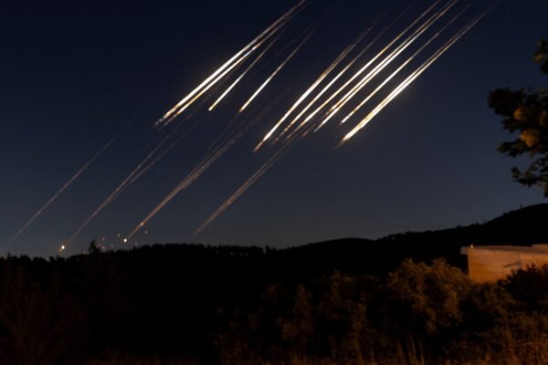 Irã cogita deixar tratado de não proliferação nuclear em meio a troca de ataques com Israel